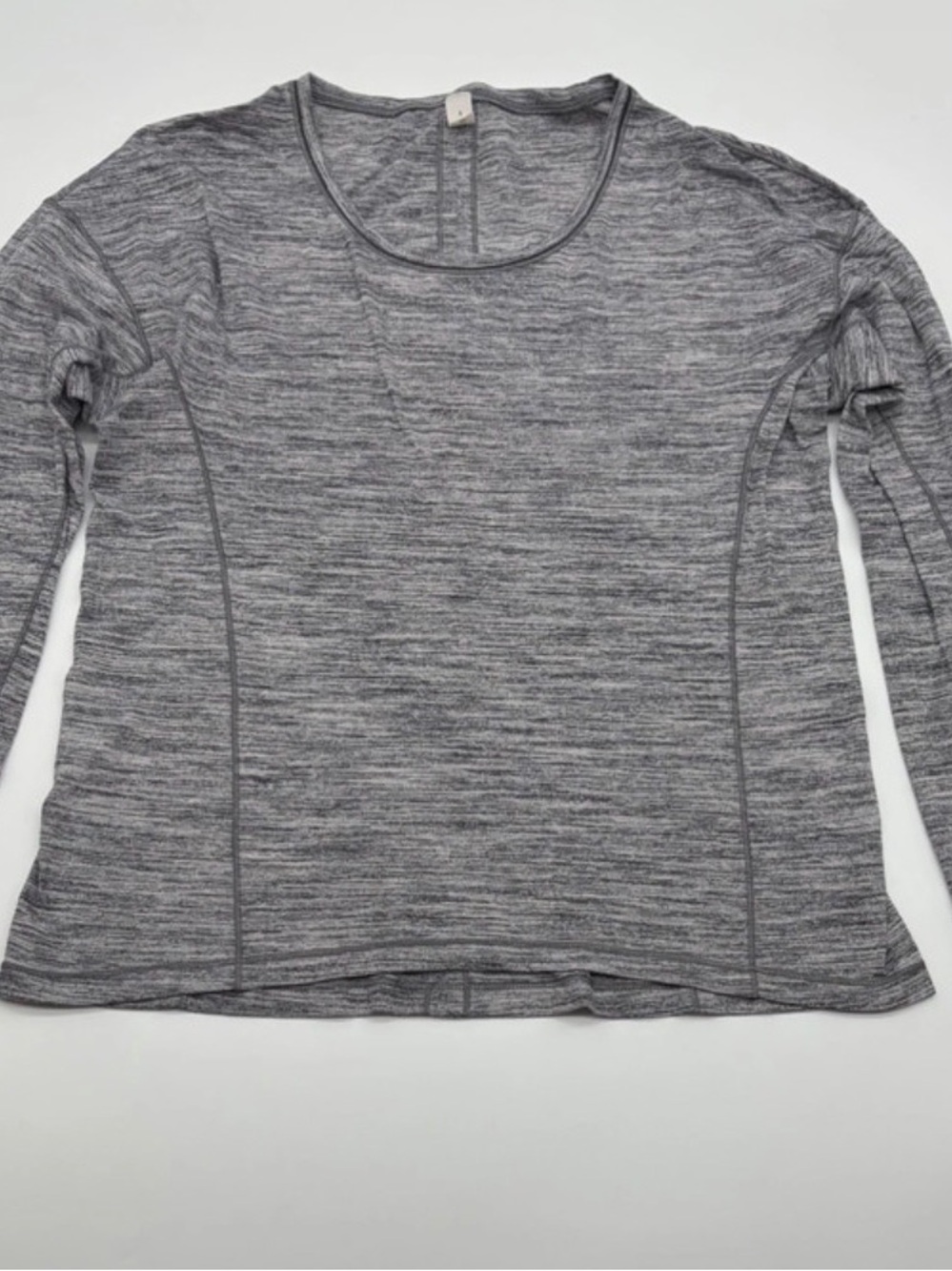 lululemon athletica Gray Heather Long Sleeve Crew Top